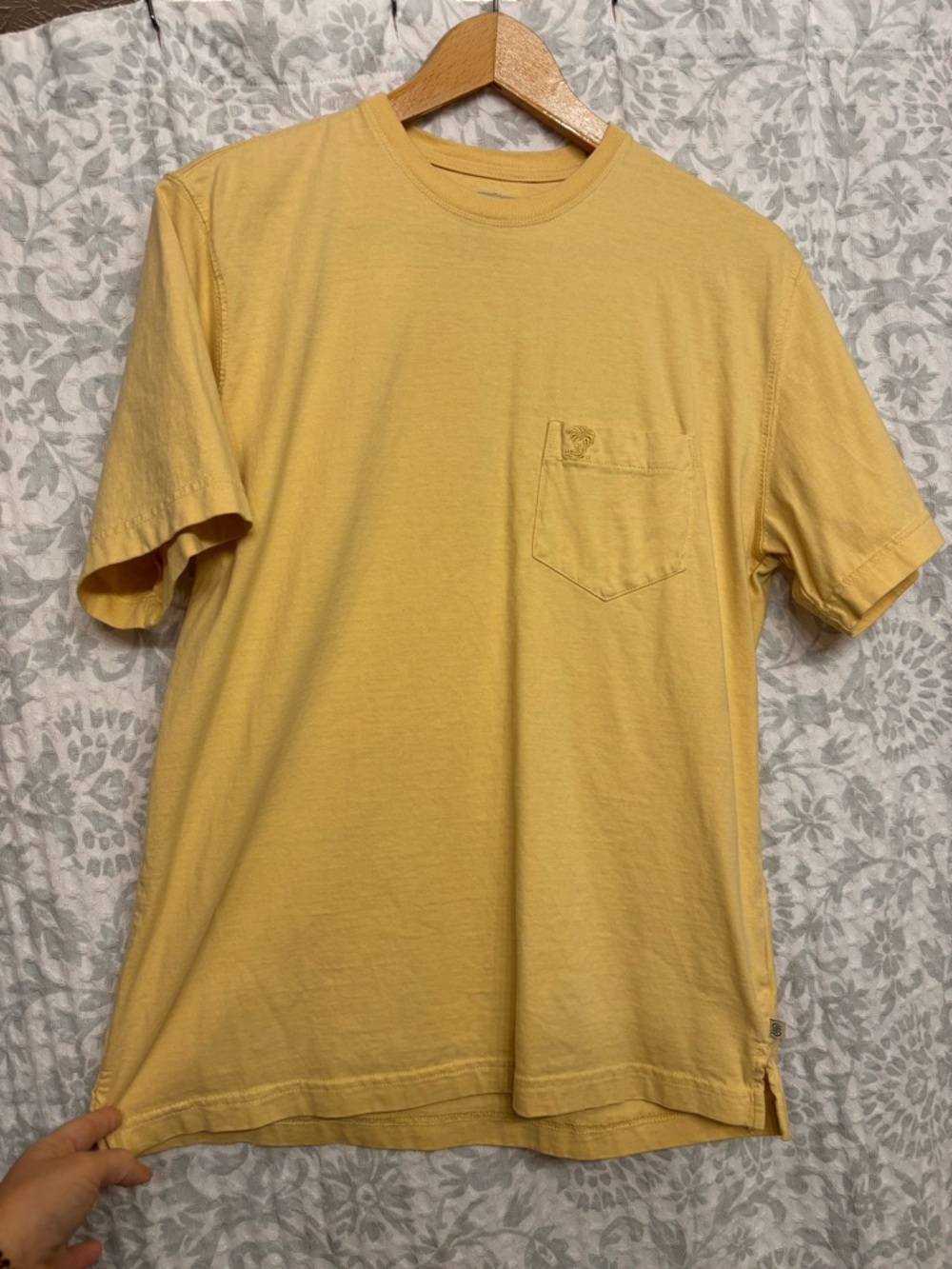 Men’s Solitude Yellow Short Sleeve Shirt Size Small, 100% Cotton